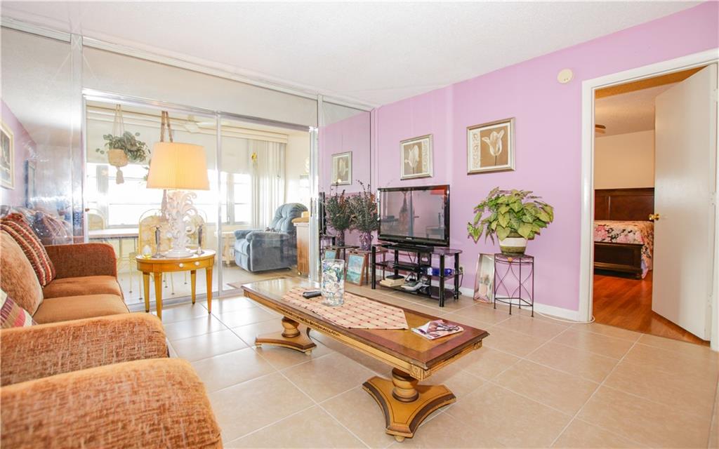 Oriole Golf & Tennis Club - Residential Lease