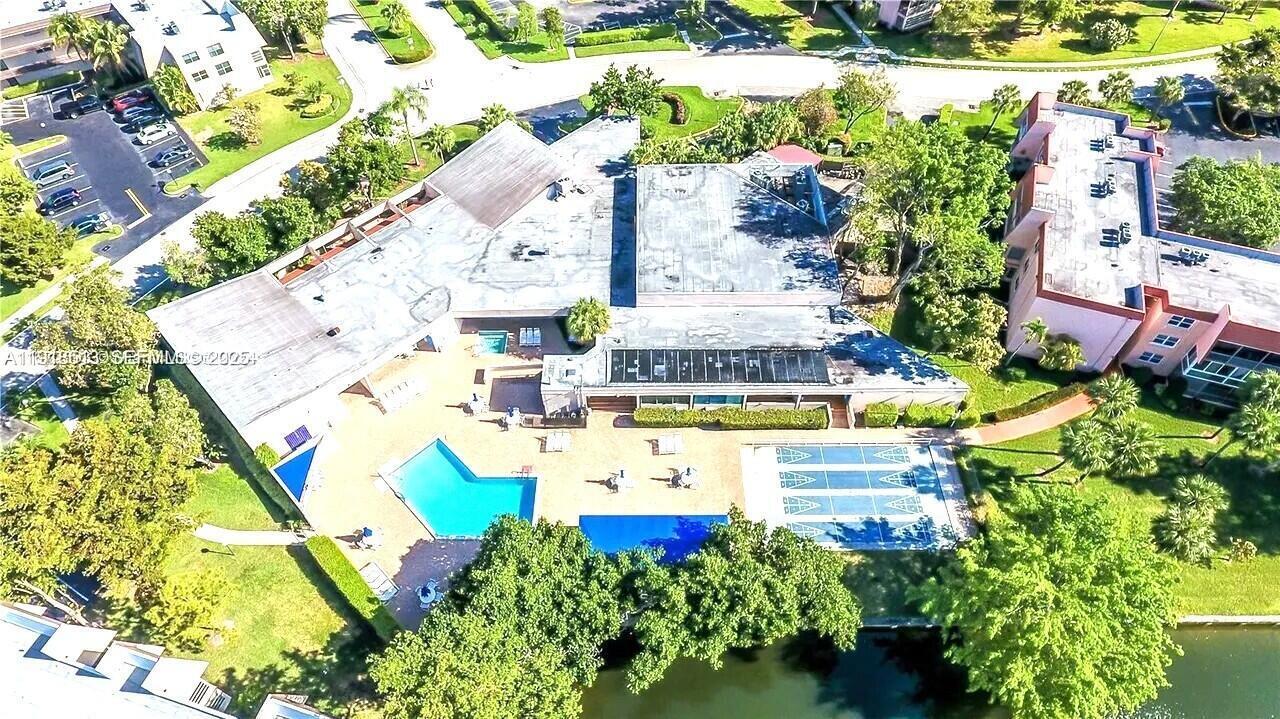 LIME BAY CONDOMINIUM 7 - Residential Lease