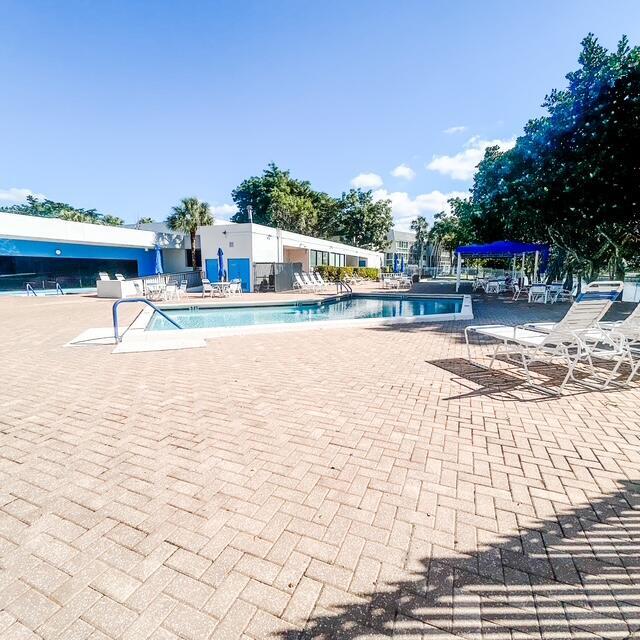 LIME BAY CONDOMINIUM 7 - Residential Lease