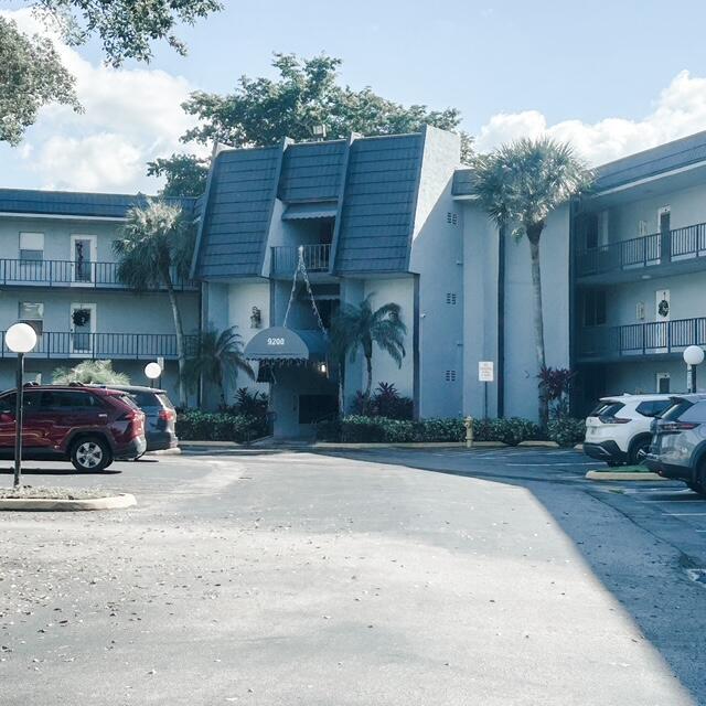 LIME BAY CONDOMINIUM 7 - Residential Lease