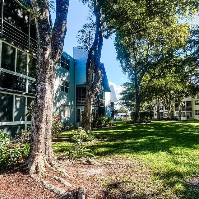 LIME BAY CONDOMINIUM 7 - Residential Lease