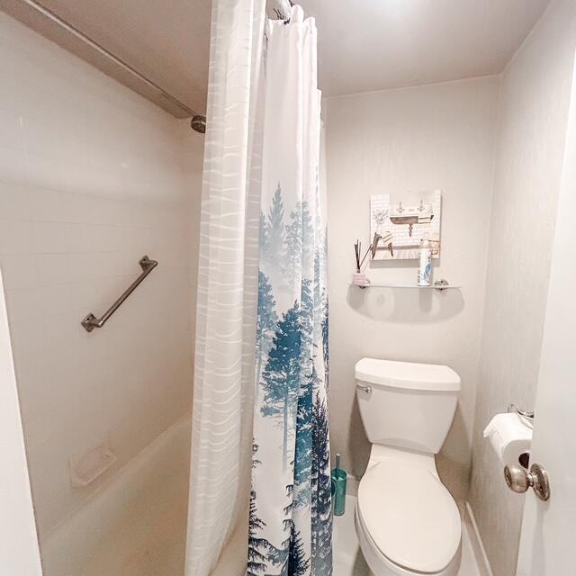 LIME BAY CONDOMINIUM 7 - Residential Lease