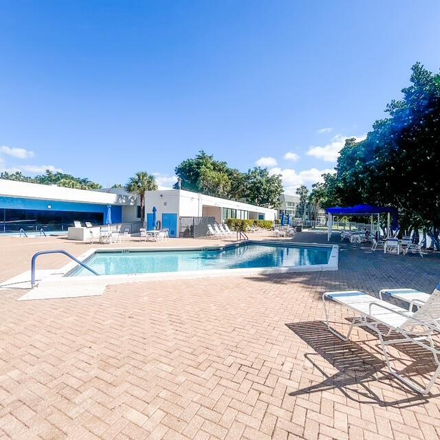 LIME BAY CONDOMINIUM 7 - Residential Lease