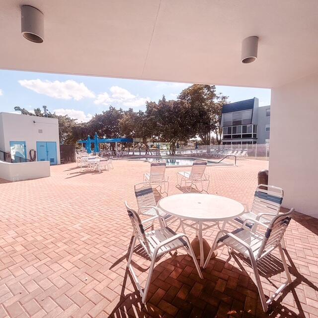 LIME BAY CONDOMINIUM 7 - Residential Lease
