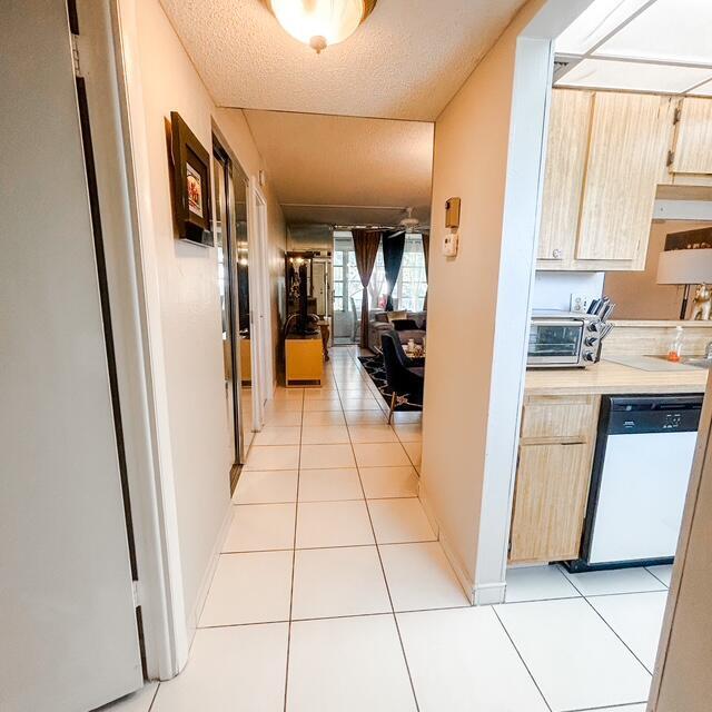 LIME BAY CONDOMINIUM 7 - Residential Lease