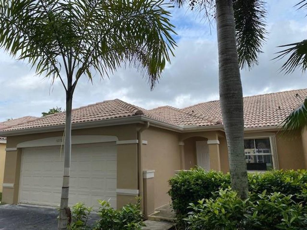 Photo of 4276 Pine Ridge Ct #4276, Weston, FL 33331 (MLS # F10309025)