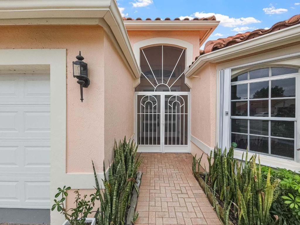 Photo of 11826 Haddon Park Way, Boynton Beach, FL 33437 (MLS # R11154839)