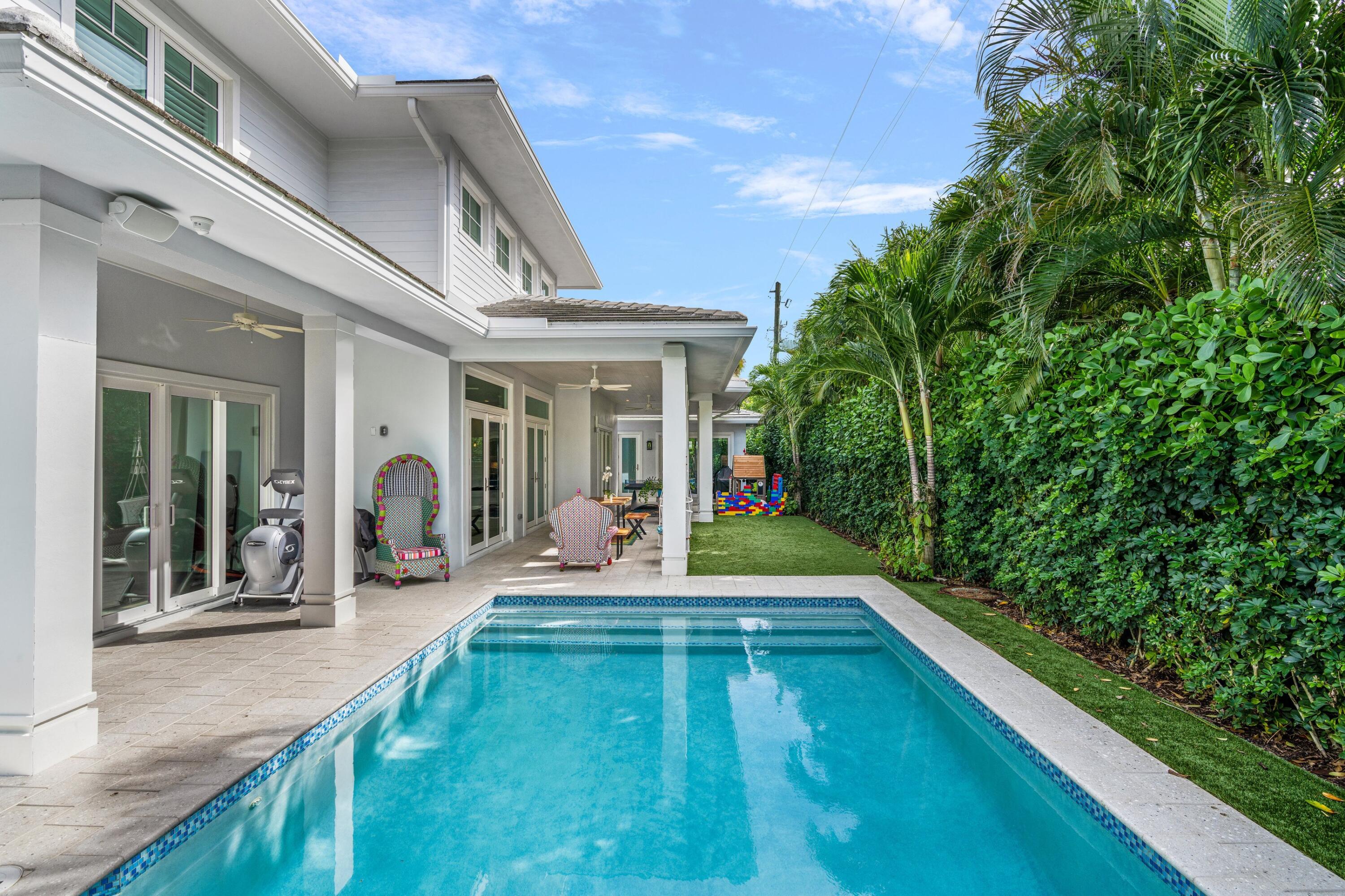 EDGEWATER - Residential