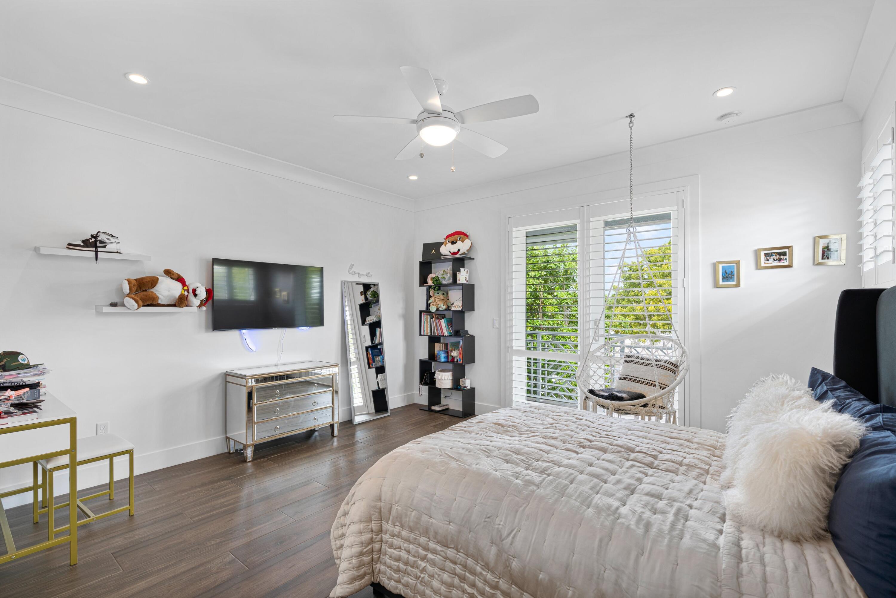 EDGEWATER - Residential