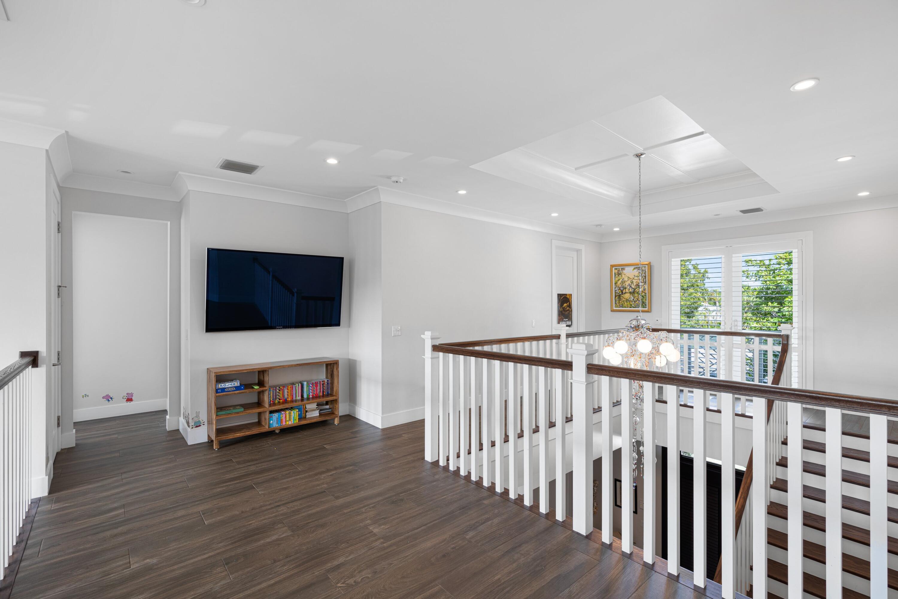 EDGEWATER - Residential