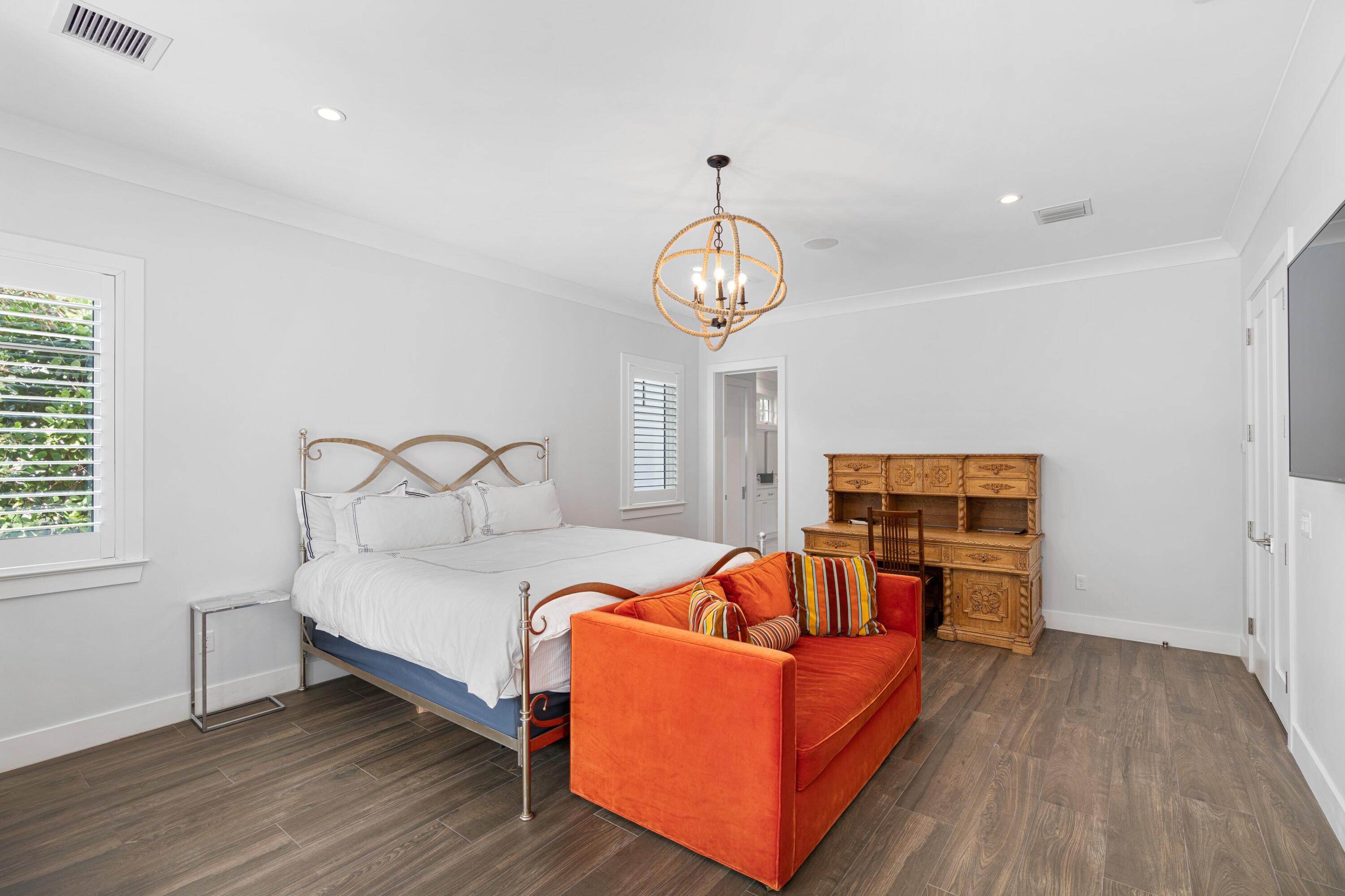 EDGEWATER - Residential