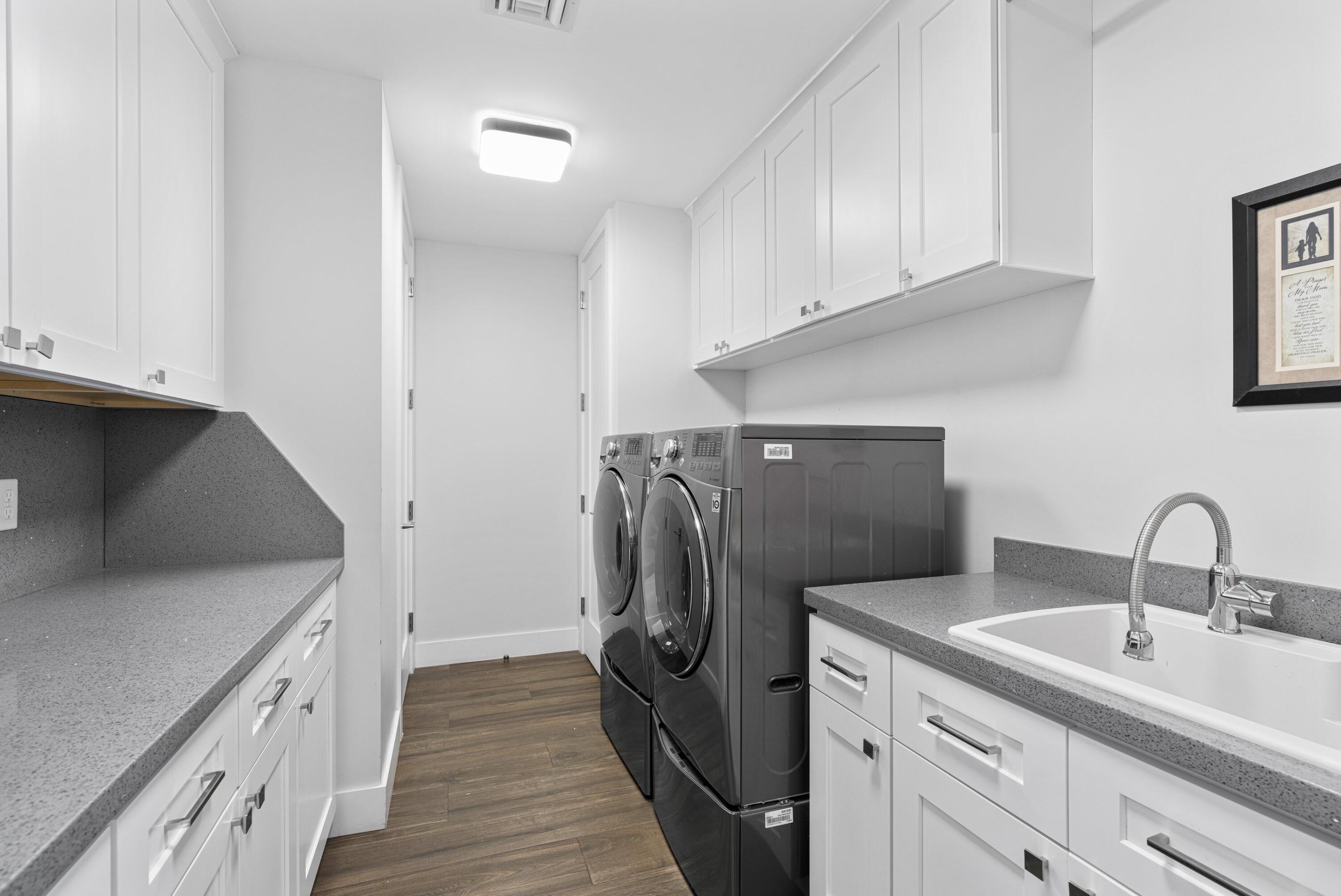 EDGEWATER - Residential