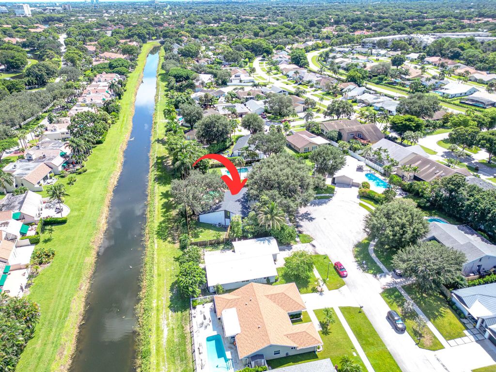 Photo of 6299 Hollandaire Drive E, Boca Raton, FL 33433 (MLS # R11021362)