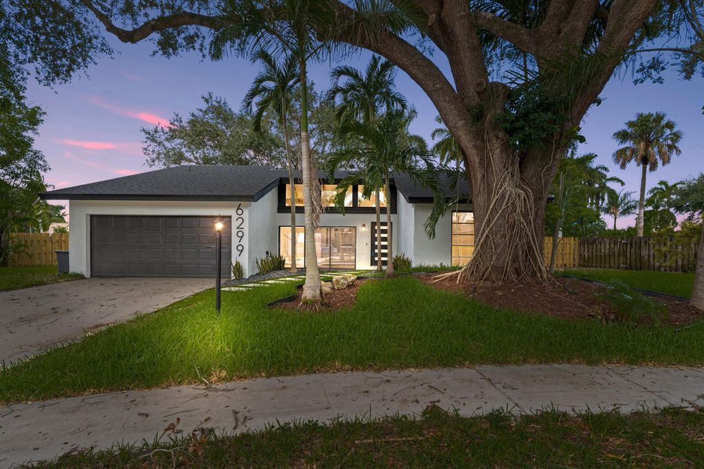 Photo of 6299 Hollandaire Drive E, Boca Raton, FL 33433 (MLS # R11021362)