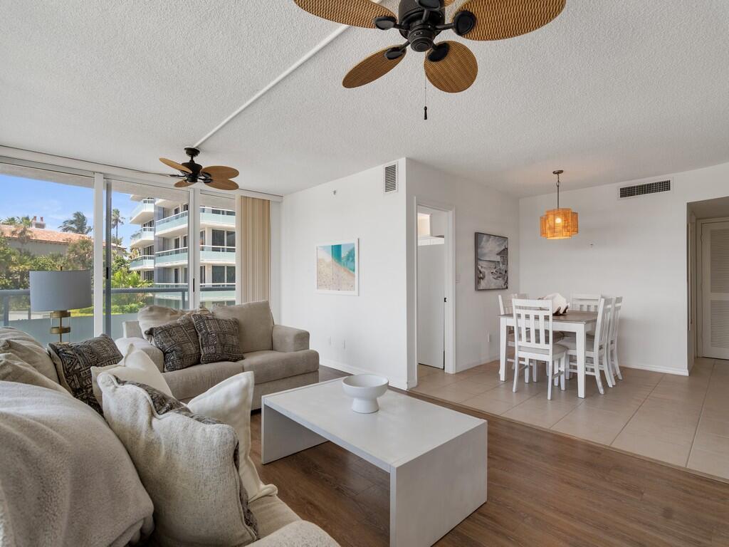 3554 Ocean Drive 202, Vero Beach, FL, 32963/$880,000 4 3554 Ocean Drive 202
