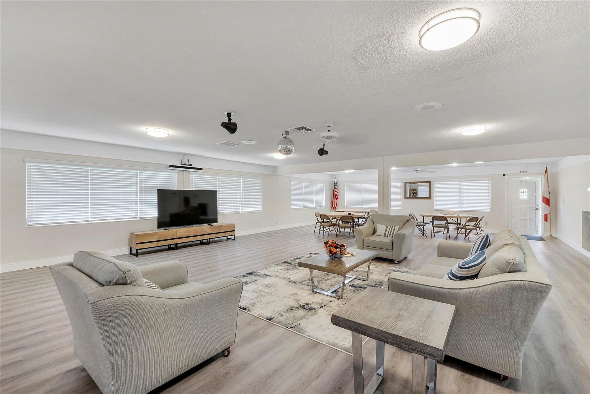 Lighthouse Point Gardens - Residential