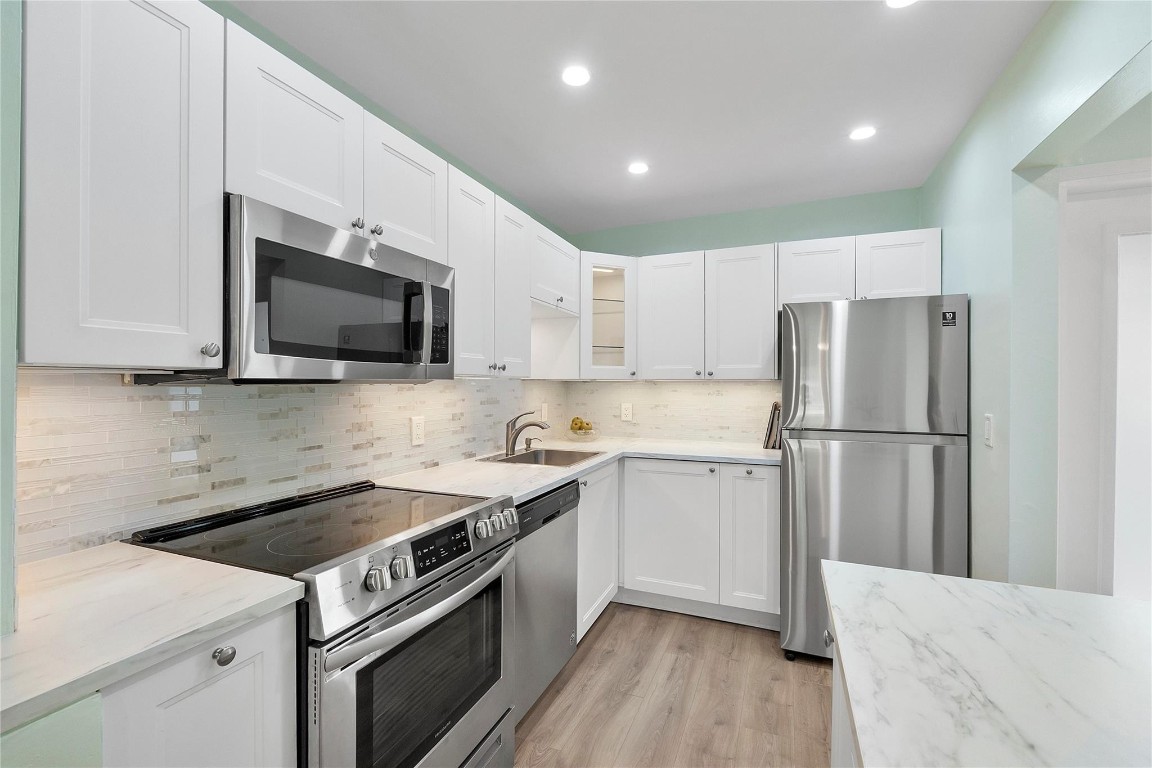 Lighthouse Point Gardens - Residential