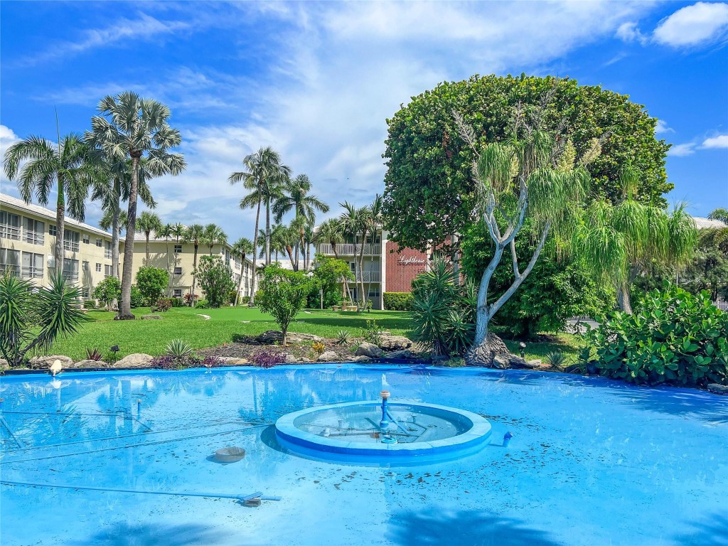 Lighthouse Point Gardens - Residential