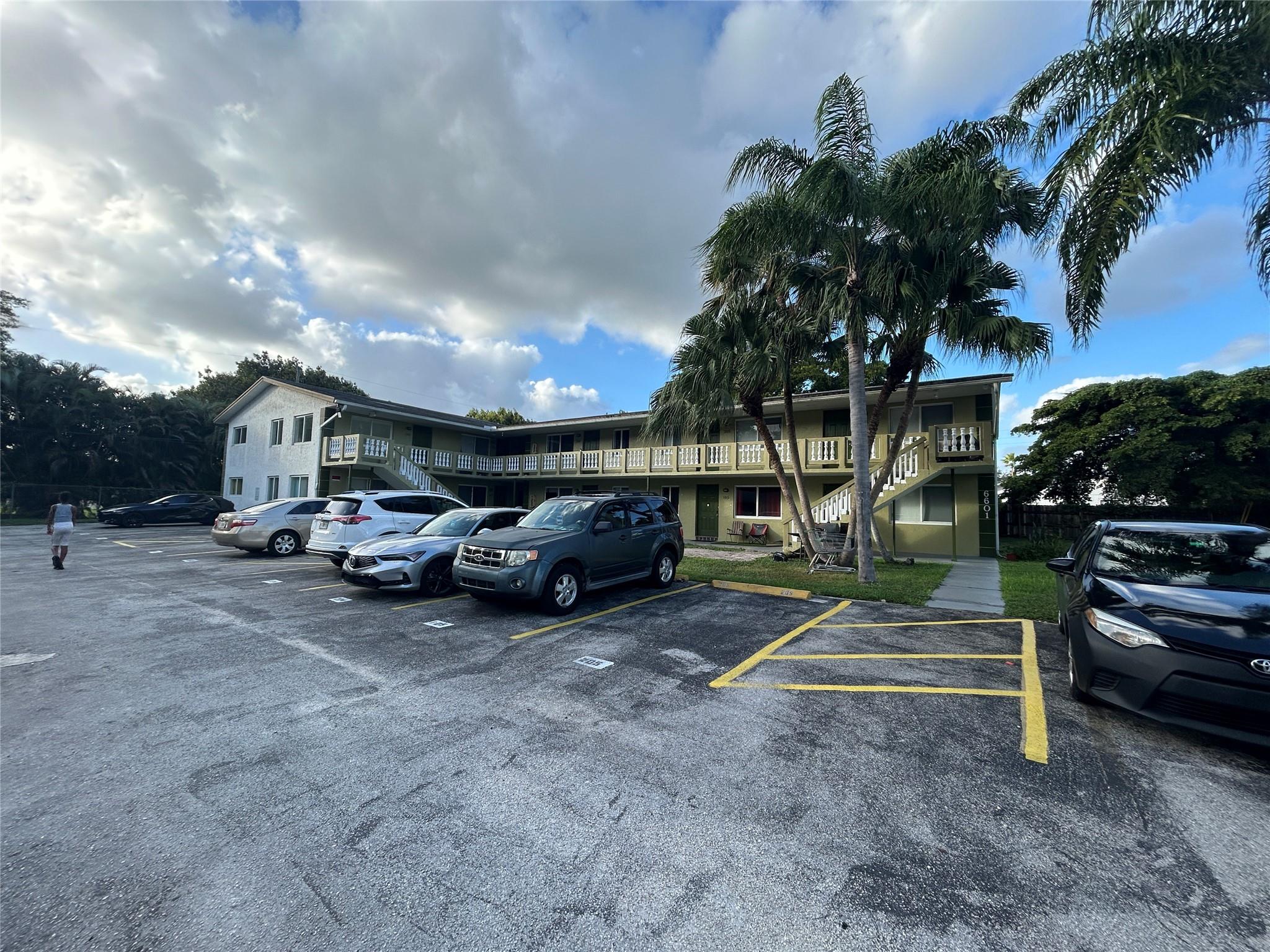 RENOVATED AND SPACIOUS 2 BEDROOM/1 BATHROOM APARTMENT IN DAVIE IN A QUIET BUILDING WITH VINYL FLOORS AND UPDATED KITCHEN. 10 MINUTES WALK TO NOVA SCHOOLS. 5 MIN DRIVE TO TURNPIKE AND I-595. 10 MIN DRIVE TO I-95. 5 MINS FROM THE HARD ROCK, CLOSE TO SHOPPING AND DINING, 3 MONTHS’ RENT TO MOVE IN. DOES NOT INCLUDE WATER AND ELECTRICITY. NO ASSOCIATION APPROVAL NEEDED. LAUNDRY ROOM ON THE​​‌​​​​‌​‌​​​‌‌​​​‌‌‌​​‌​​‌‌​​​​ FLOOR.