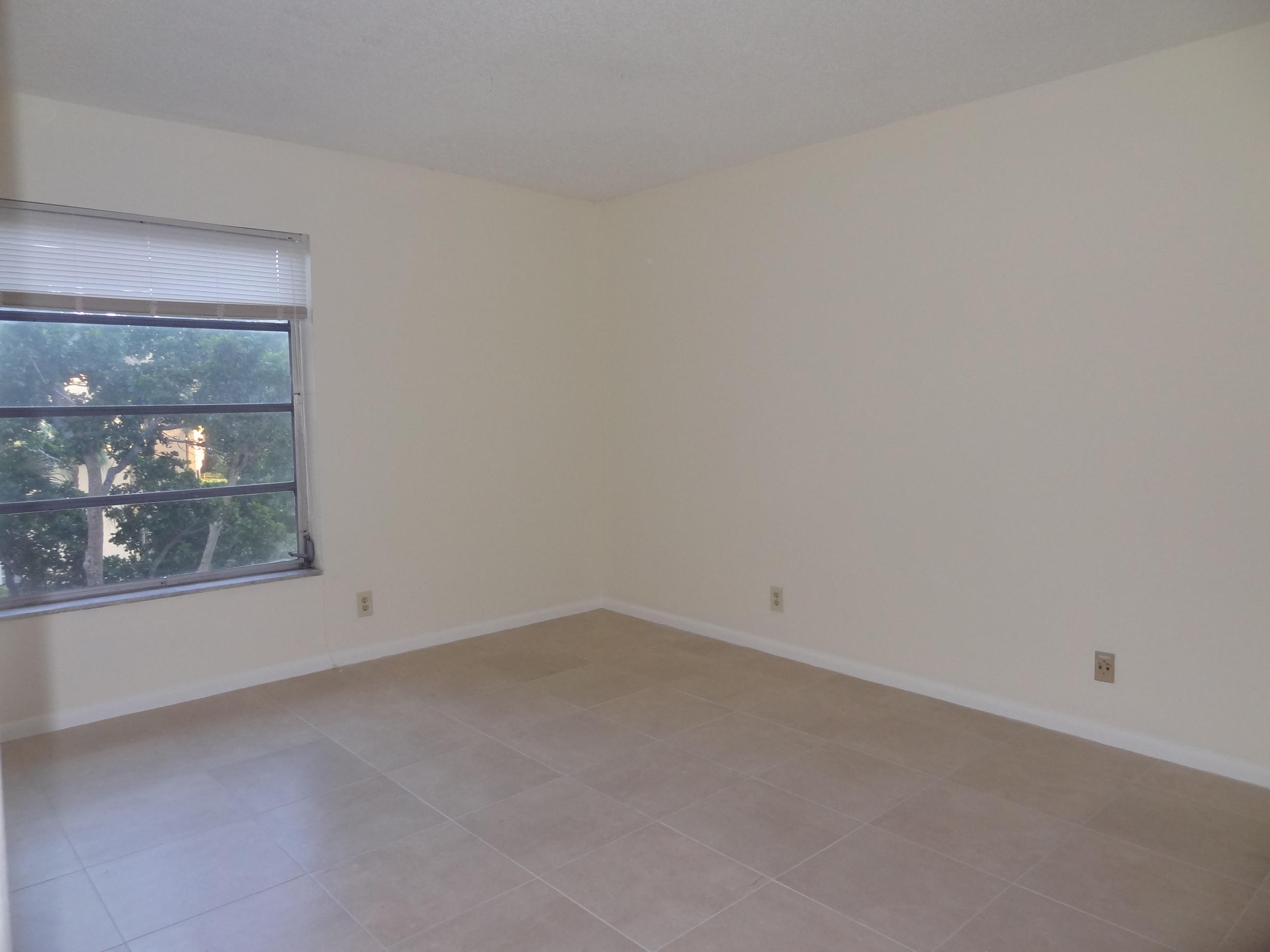 CASA DEL RIO CONDO - Residential Lease