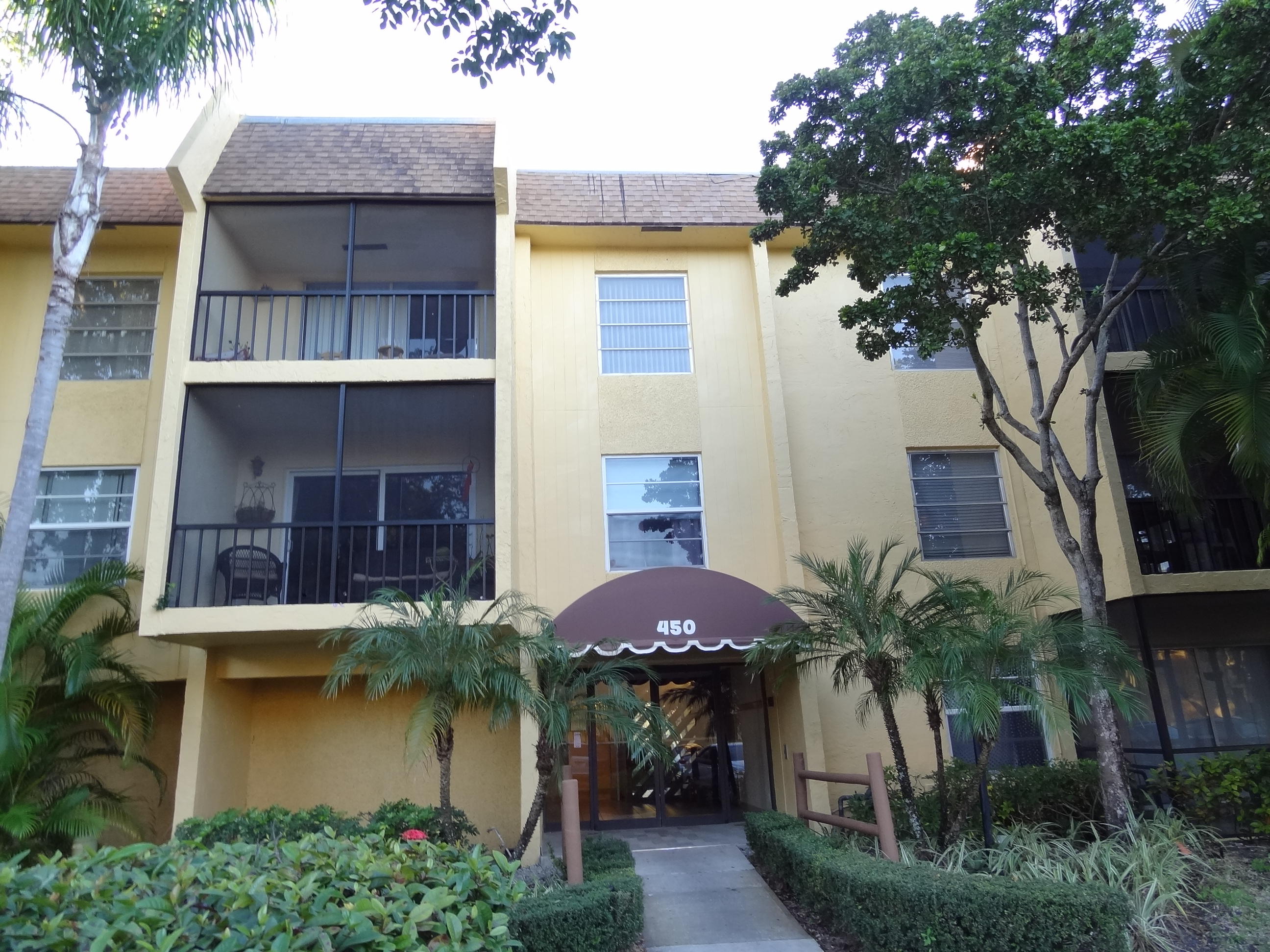 CASA DEL RIO CONDO - Residential Lease