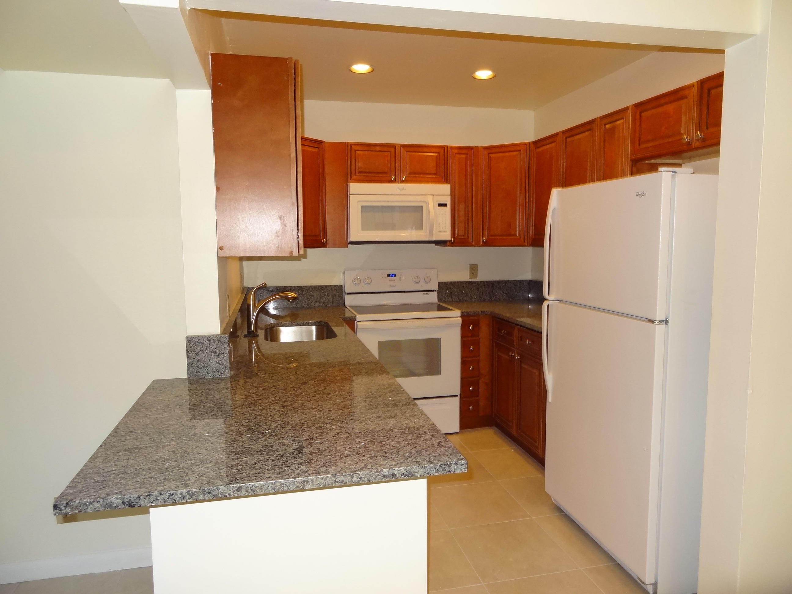 CASA DEL RIO CONDO - Residential Lease