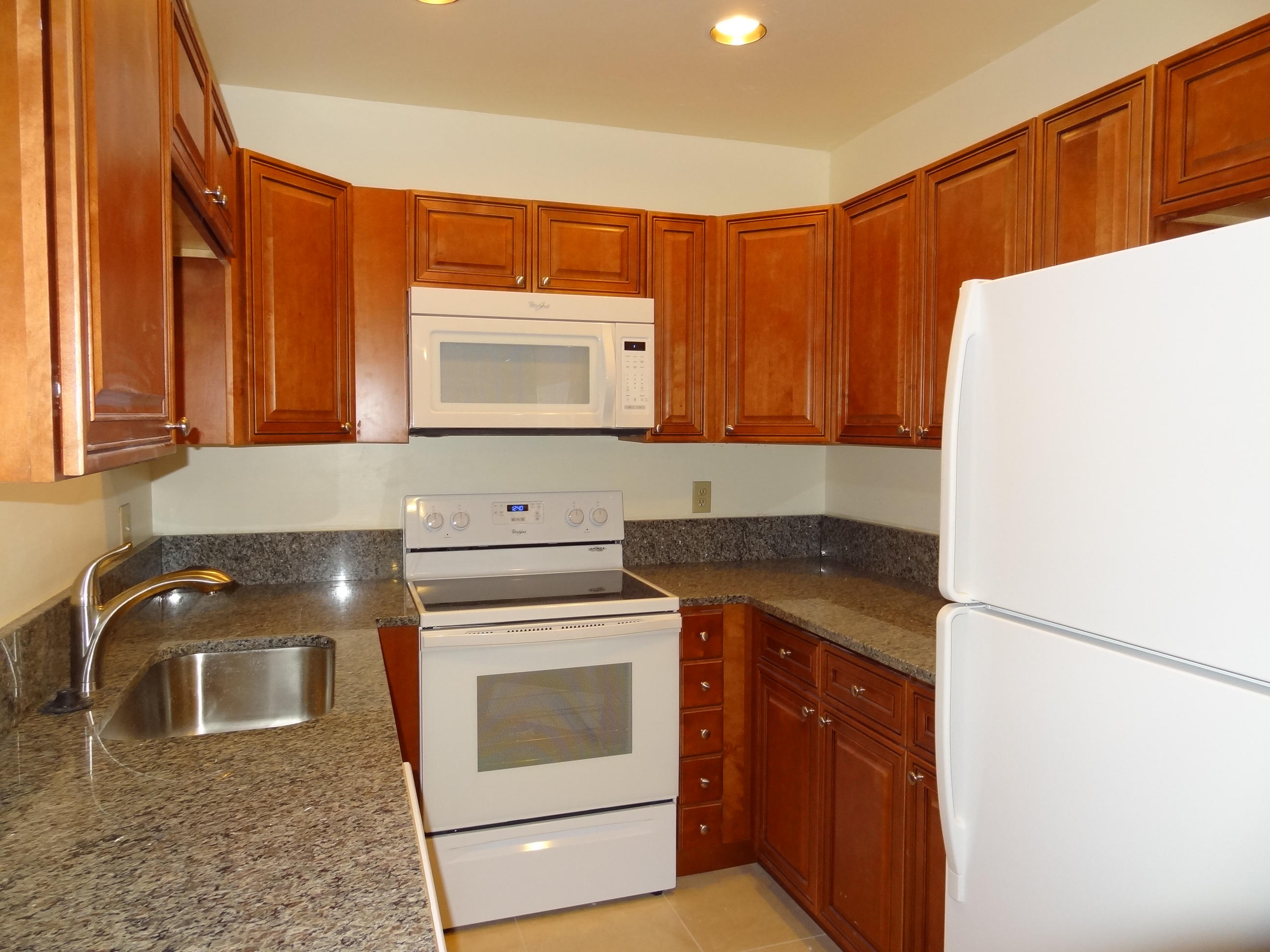 CASA DEL RIO CONDO - Residential Lease