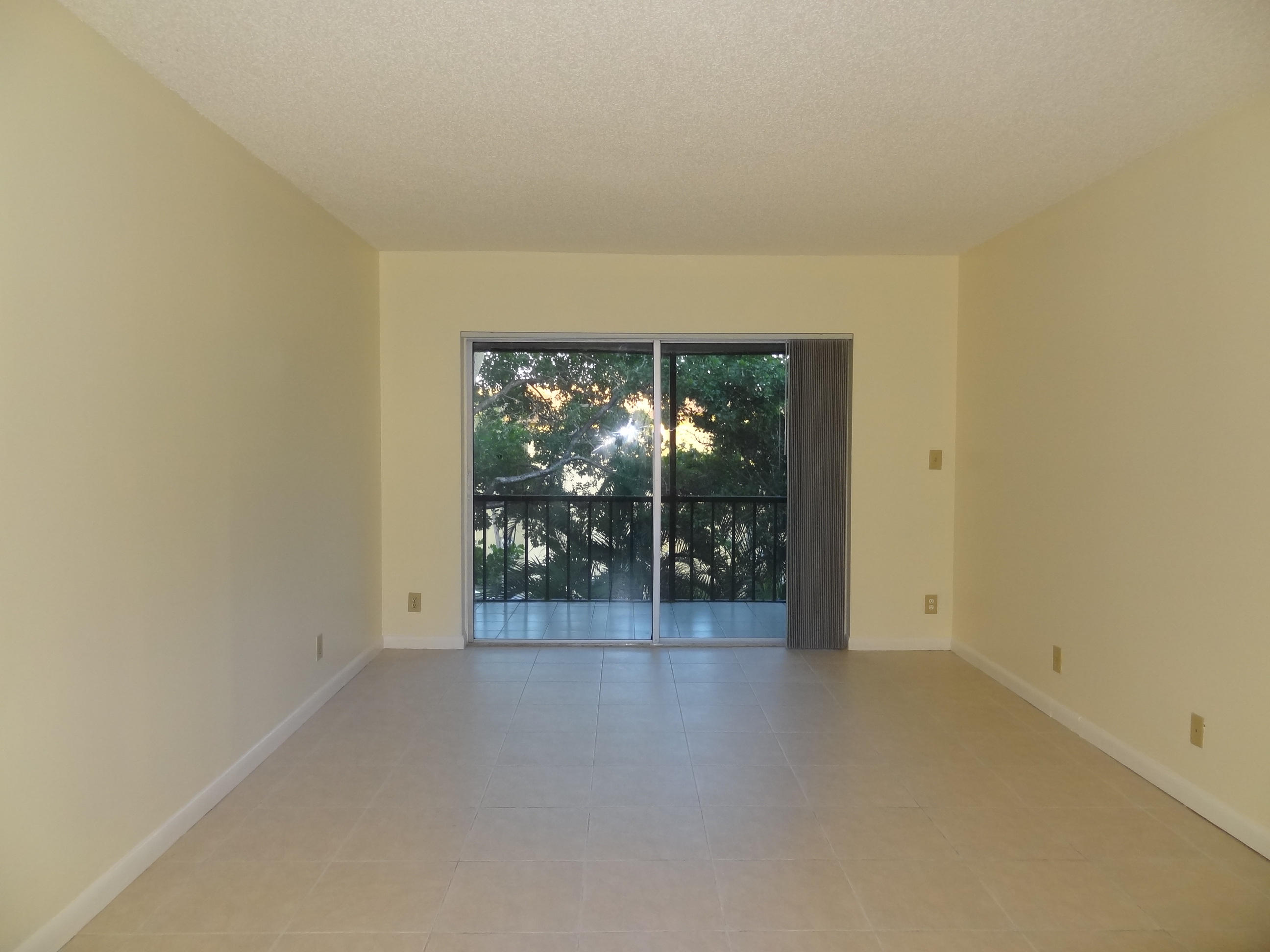 CASA DEL RIO CONDO - Residential Lease