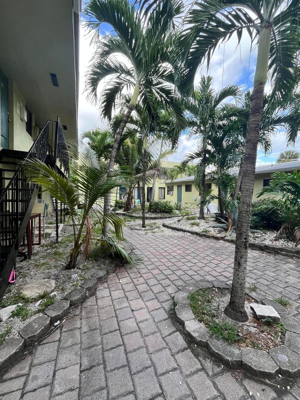 Photo of 1113 SW 15th Terrace #9, Fort Lauderdale, FL 33312 (MLS # B26009559)