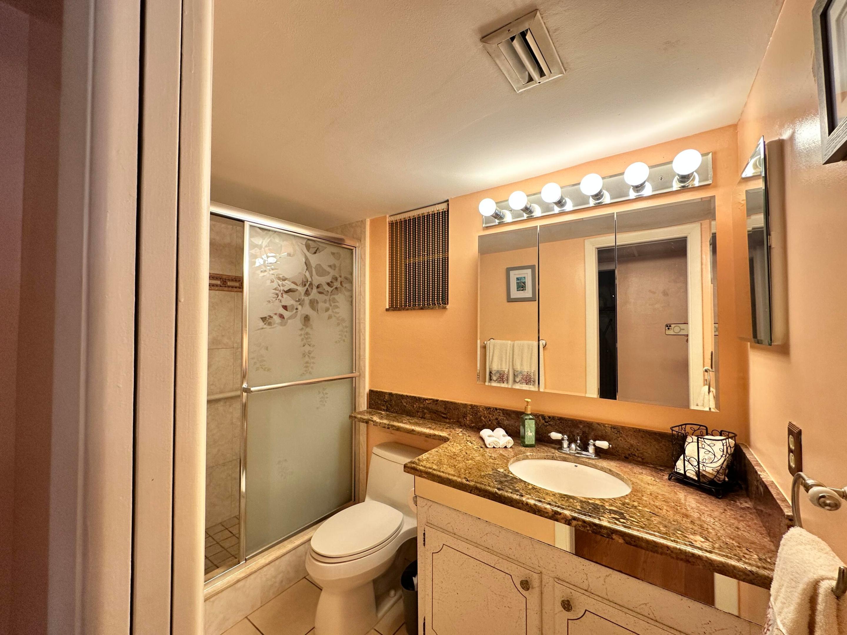 LAKE CLARKE GARDENS NO 18 COND - Residential