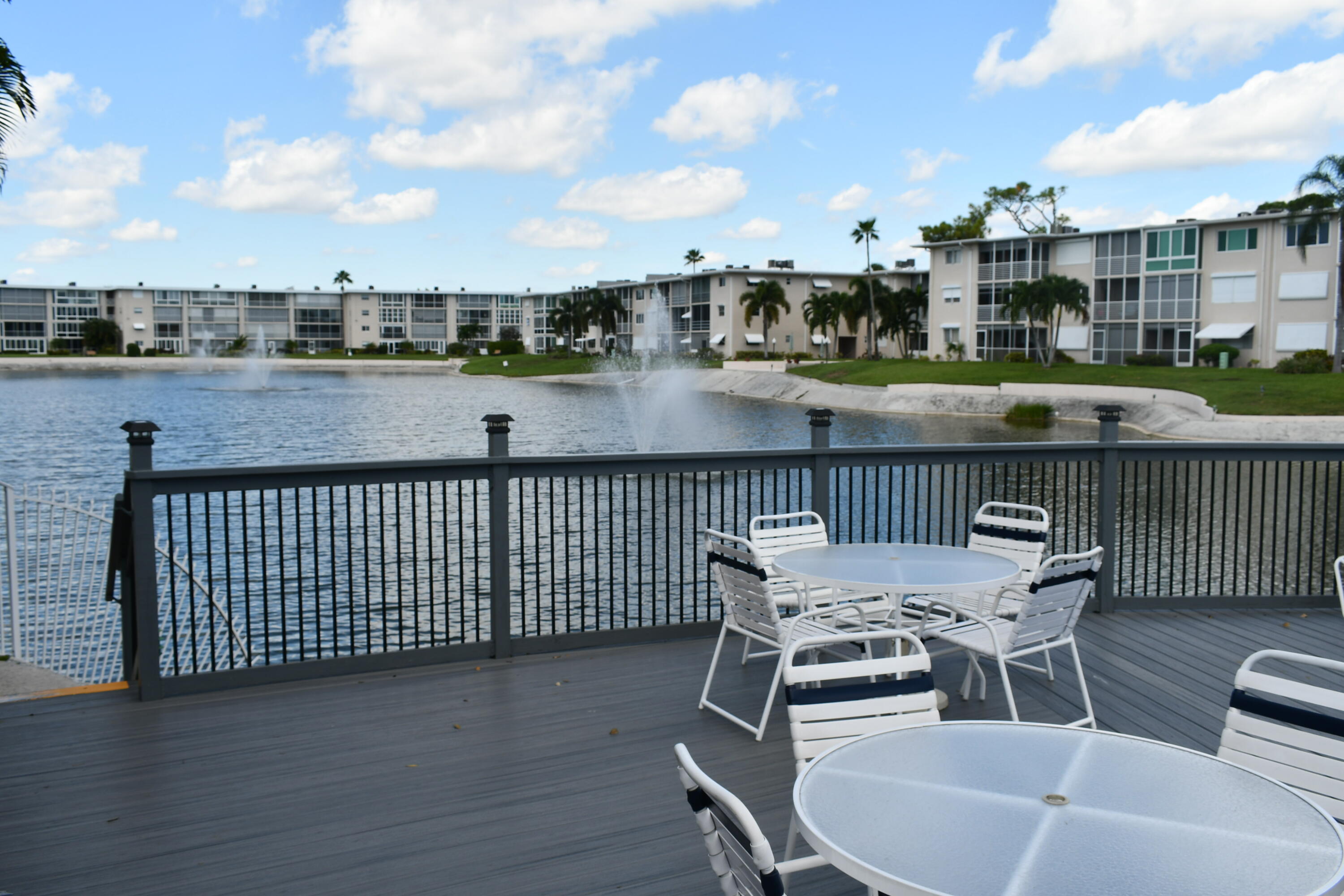 LAKE CLARKE GARDENS NO 18 COND - Residential