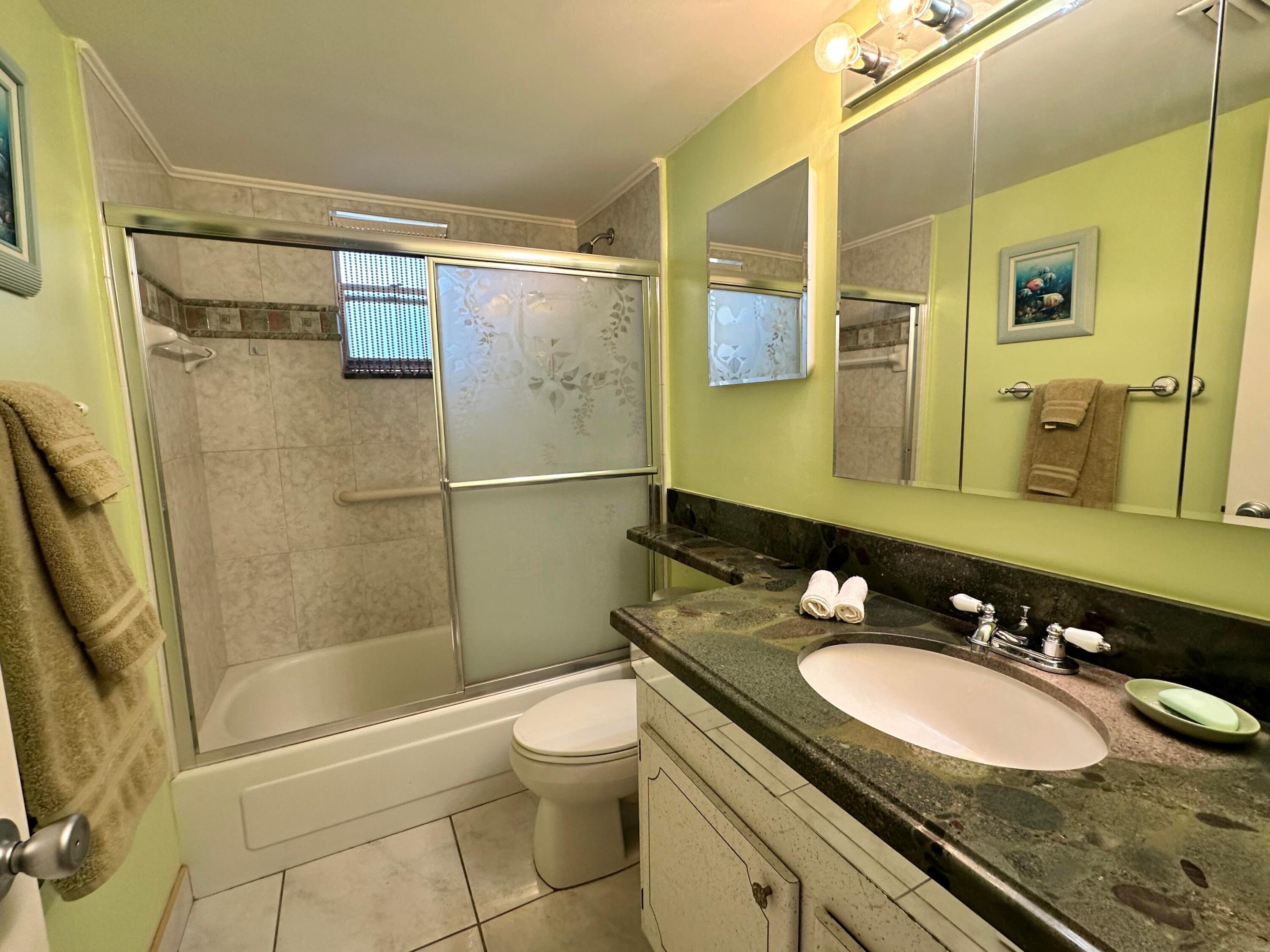 LAKE CLARKE GARDENS NO 18 COND - Residential