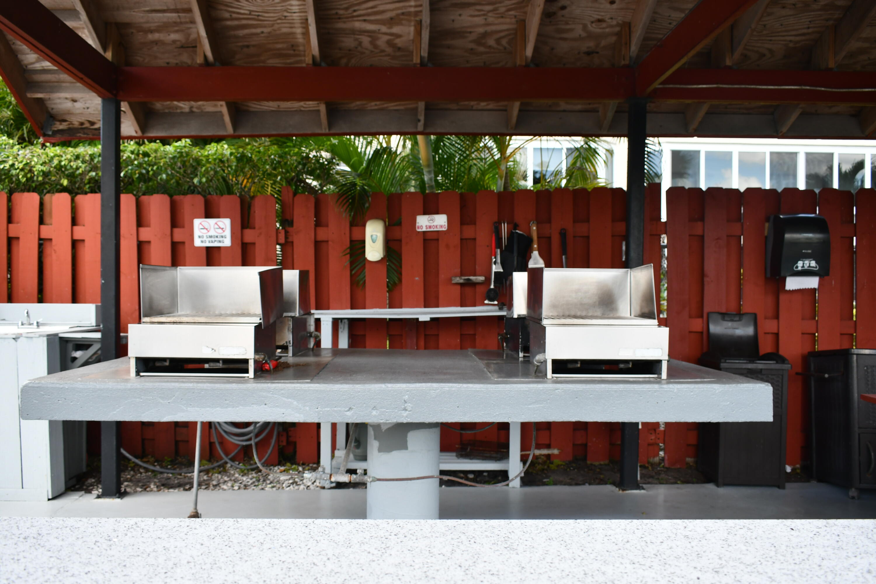 LAKE CLARKE GARDENS NO 18 COND - Residential