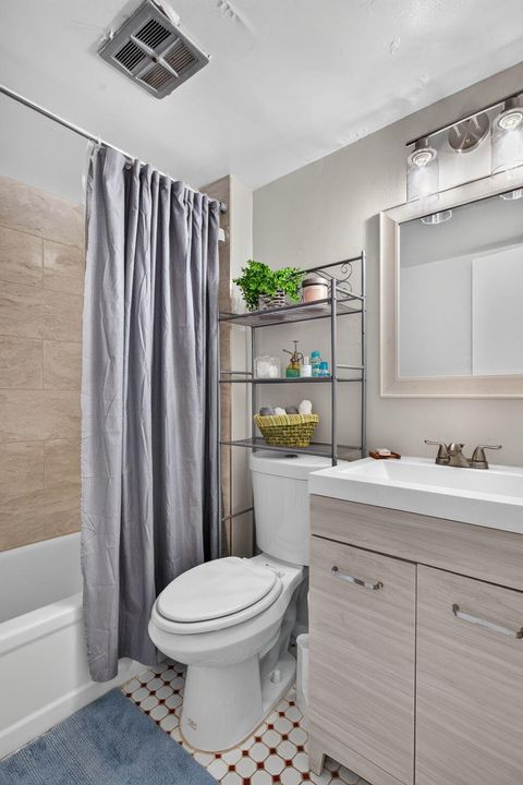 Tiny photo for 118 Royal Pk Drive #1f, Oakland Park, FL 33309 (MLS # B26047900)