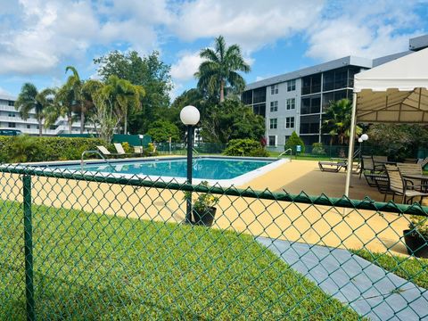 Tiny photo for 118 Royal Pk Drive #1f, Oakland Park, FL 33309 (MLS # B26047900)