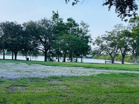 Tiny photo for 118 Royal Pk Drive #1f, Oakland Park, FL 33309 (MLS # B26047900)