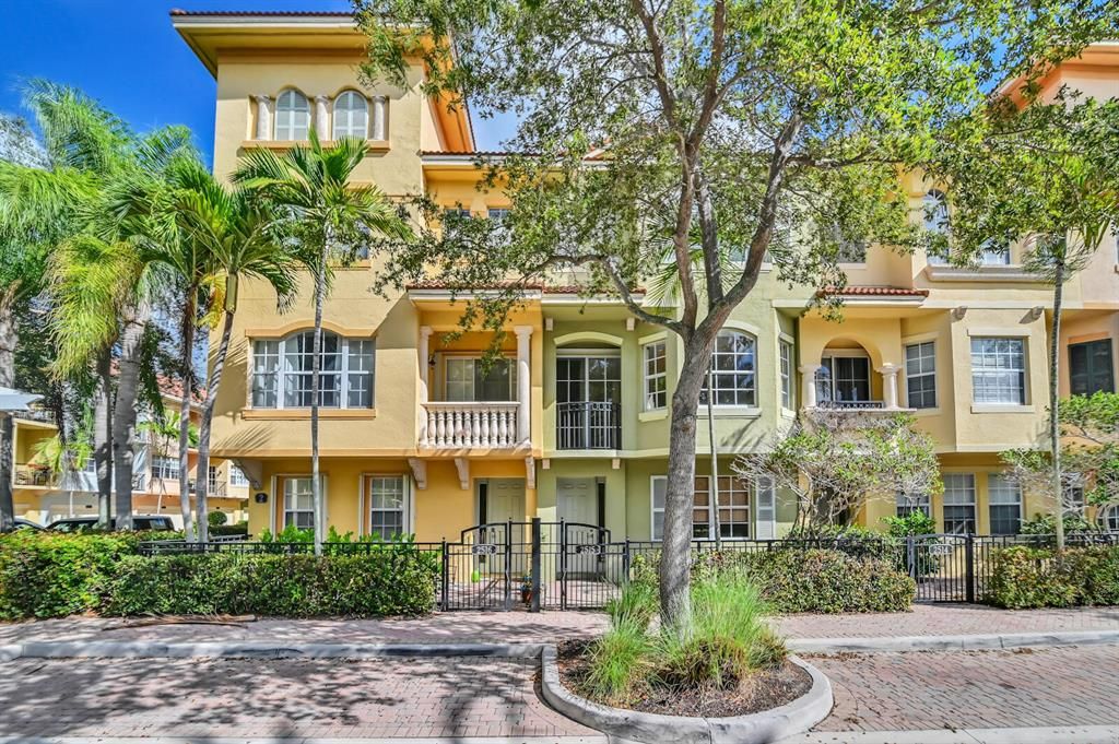 Photo of 2515 San Pietro Circle, Palm Beach Gardens, FL 33410 (MLS # R10835920)