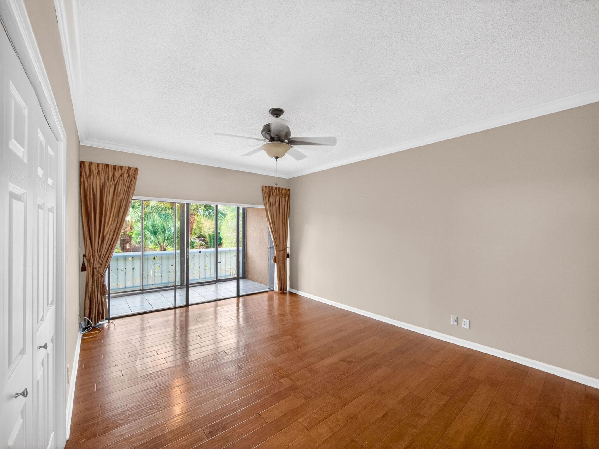 TWELVE OAKS COND PHASE I & TWELVE OAKS COND CLUSTE - Residential