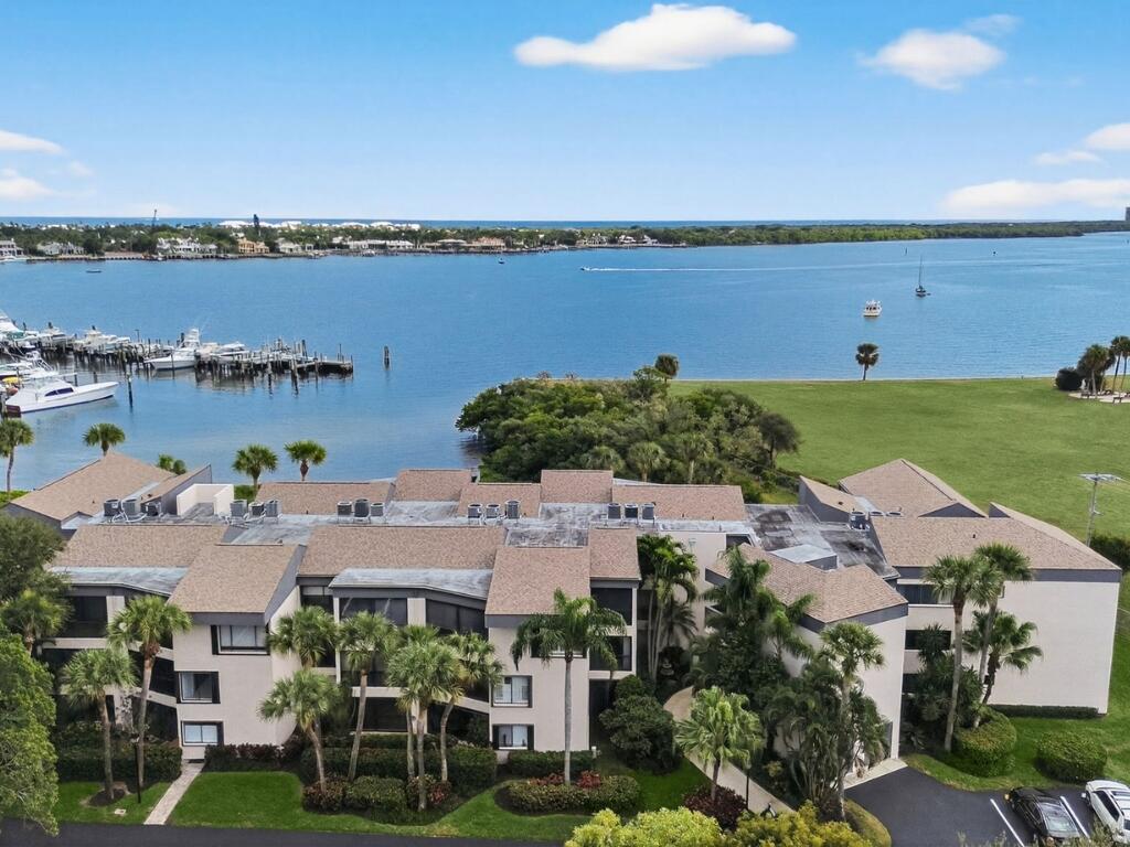 TWELVE OAKS COND PHASE I & TWELVE OAKS COND CLUSTE - Residential