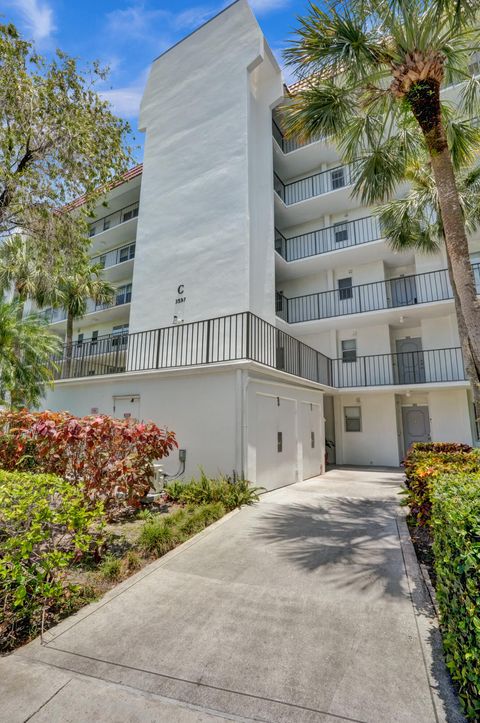 A home in Lake Worth