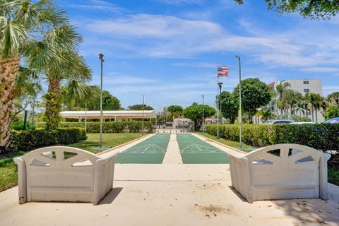 A home in Lake Worth