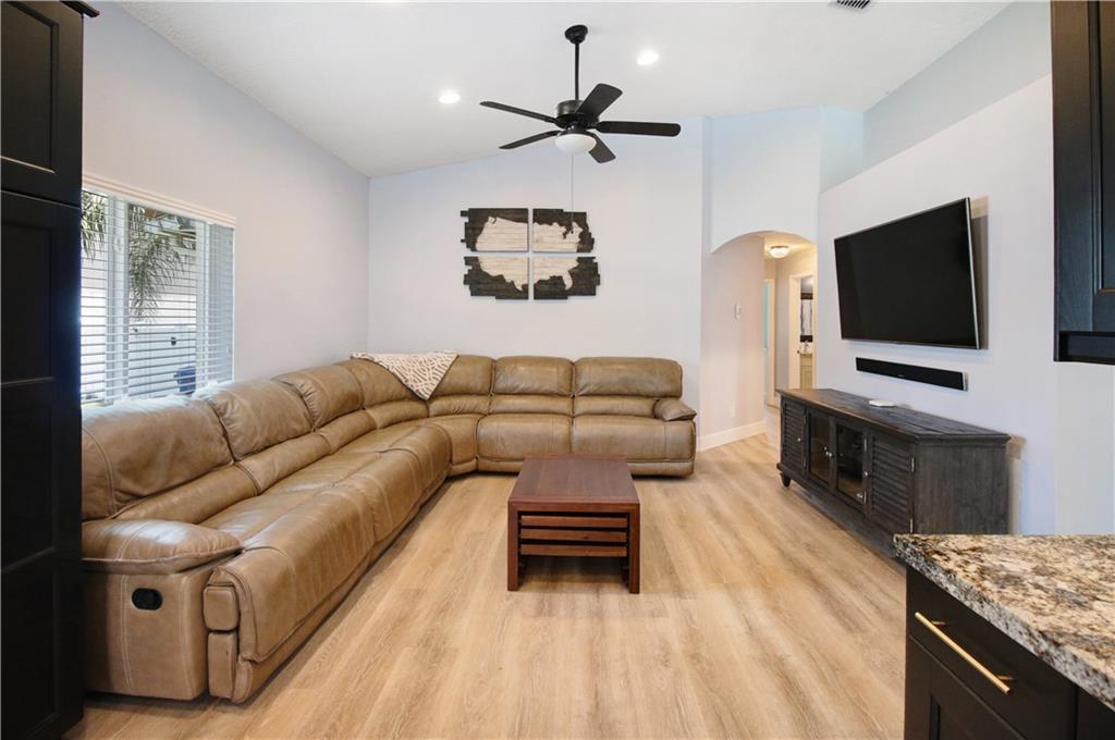 Kensington South 155-15 B - Residential