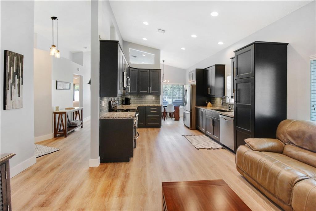 Kensington South 155-15 B - Residential