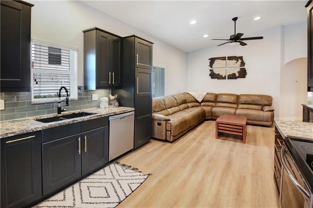 Kensington South 155-15 B - Residential