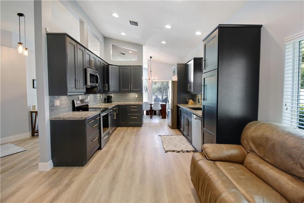 Kensington South 155-15 B - Residential