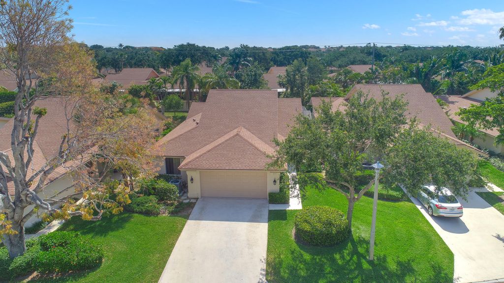Photo of 211 E River Park Drive, Jupiter, FL 33477 (MLS # B26036625)