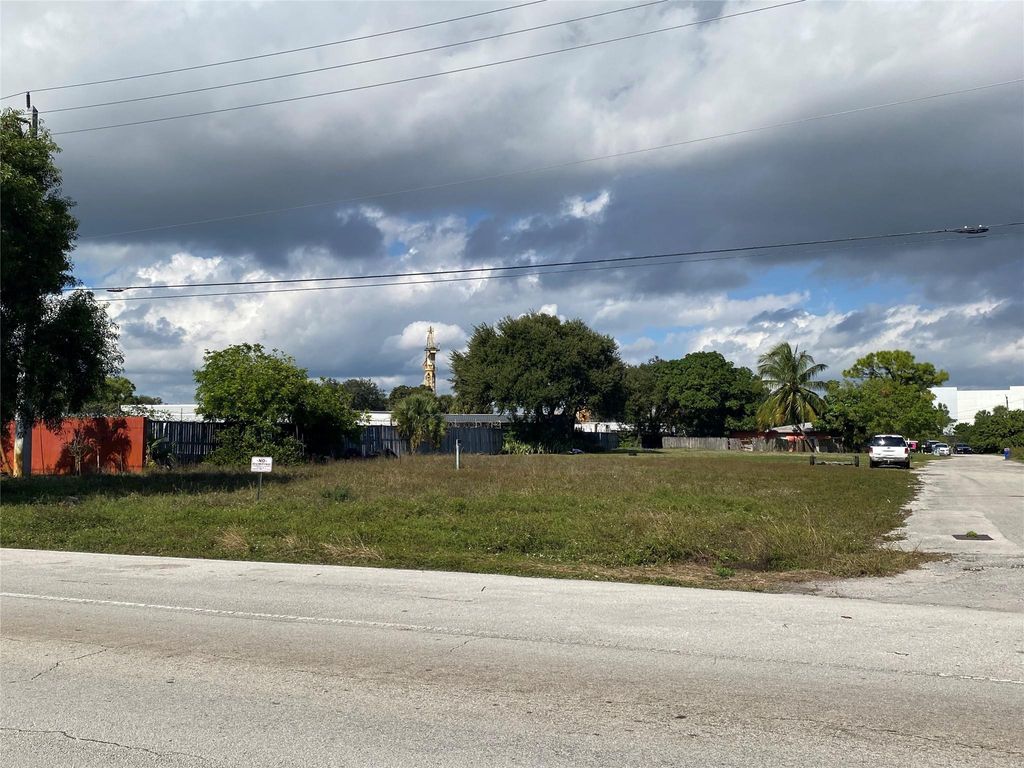 Photo of 19 NW 19th Avenue, Pompano Beach, FL 33069 (MLS # B26040211)