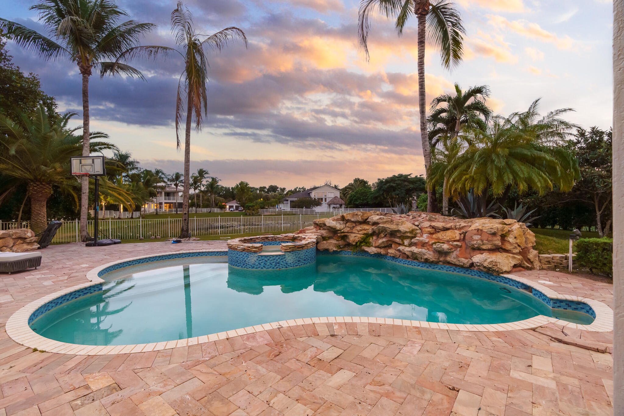 ISLES AT WELLINGTON 8 - Residential Lease