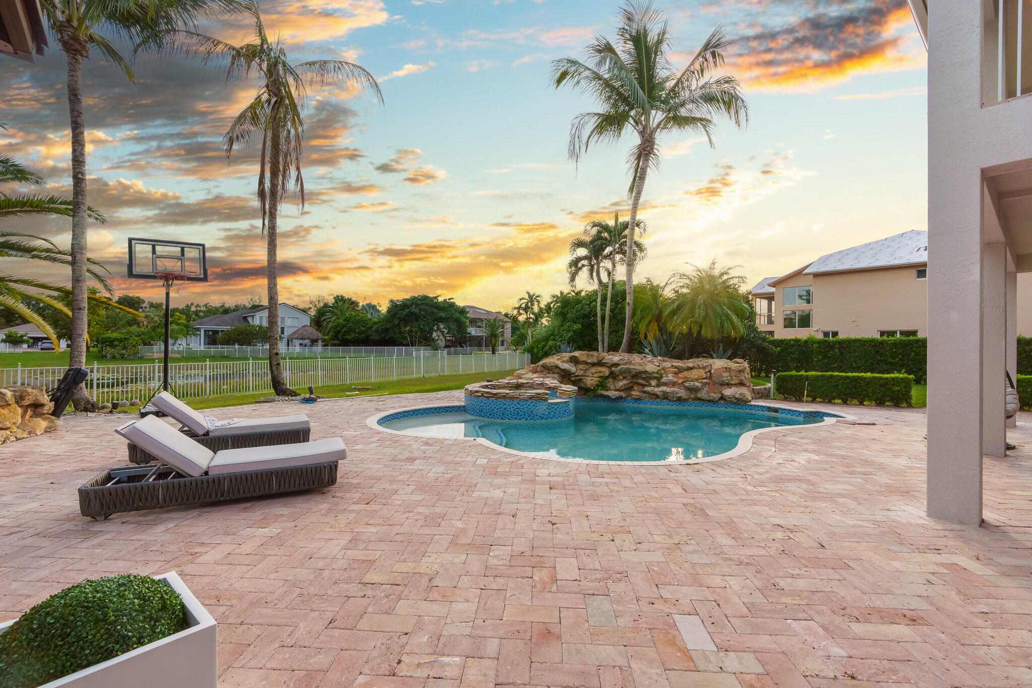 ISLES AT WELLINGTON 8 - Residential Lease