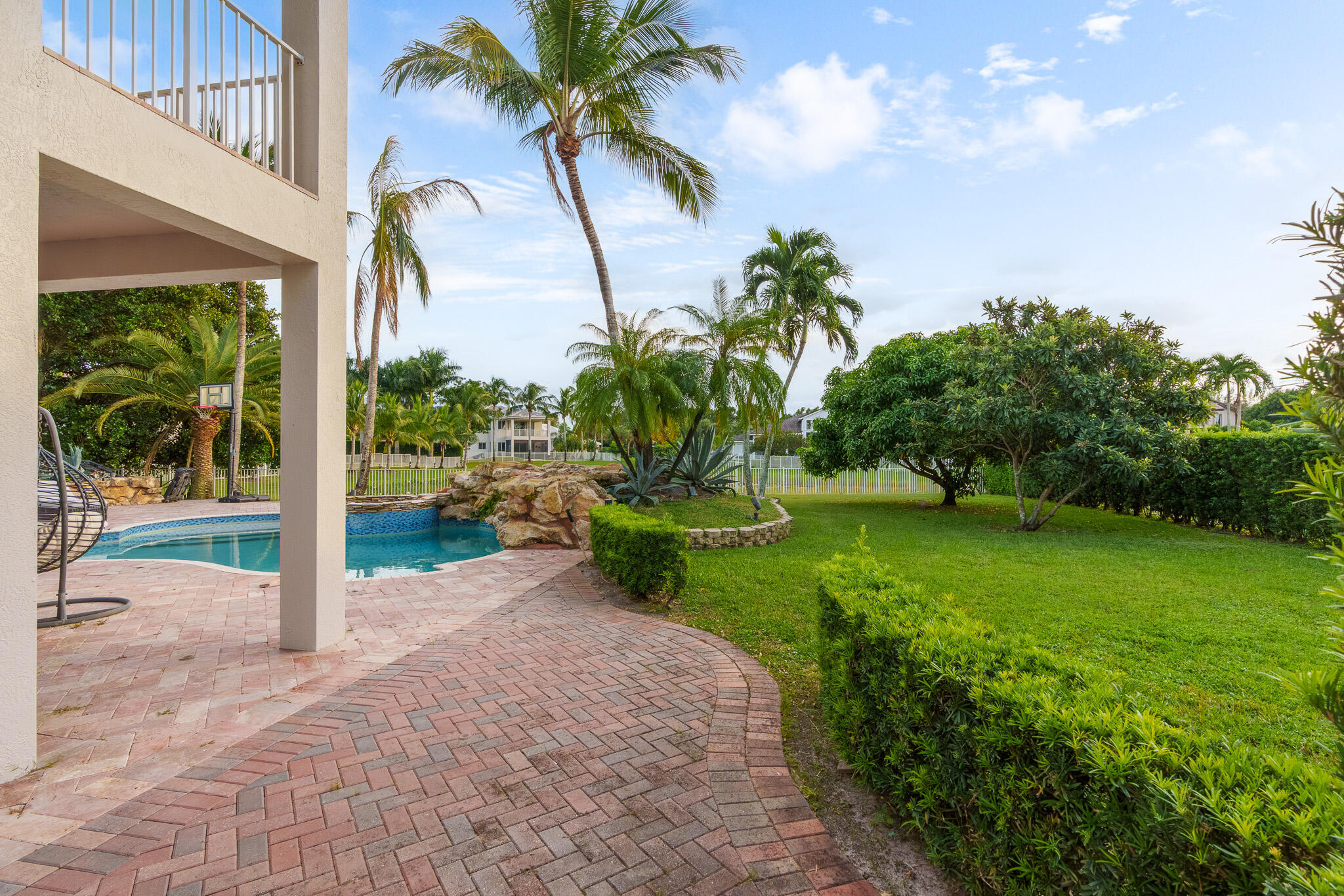 ISLES AT WELLINGTON 8 - Residential Lease